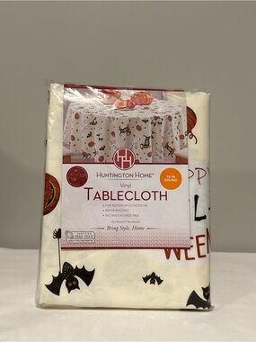 NWT Huntington Home Halloween Dogs 70” Round Vinyl Tablecloth